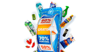 Een afbeelding van een Albert Heijn kortingsactie met een spelautomaat waarop vakken staan met "60% korting", "Gratis", "70% korting" en "50% korting", omringd door diverse bekende merkproducten zoals Optimel, Lipton en Lays.