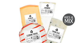 Verschillende soorten AH kaas: St. Paulin, Roomb Brie, Clémont Rouge en Viking Blue, met Kies & Mix promotie.