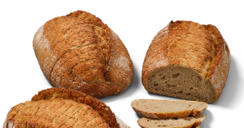 Ambachtelijk vloerbrood, deels gesneden, op een witte achtergrond