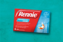 Verpakking van Rennie pepermunt kauwtabletten tegen maagzuur.