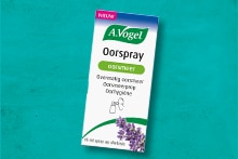 A.Vogel Oorspray verpakking op turquoise achtergrond