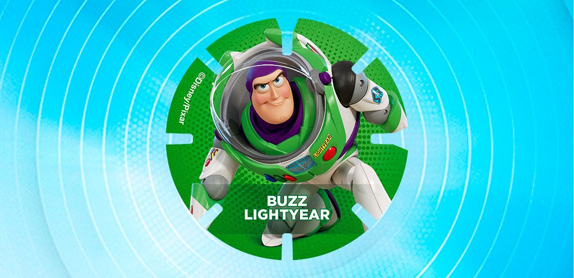 Afbeelding van Buzz Lightyear, het populaire personage uit Disney en Pixar’s Toy Story, op een groene ronde achtergrond met zijn naam in witte letters.