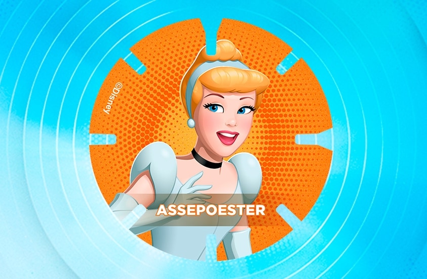 Afbeelding van Assepoester, de Disney prinses, op een ronde oranje achtergrond met blauwe accenten en de tekst "ASSEPOESTER".