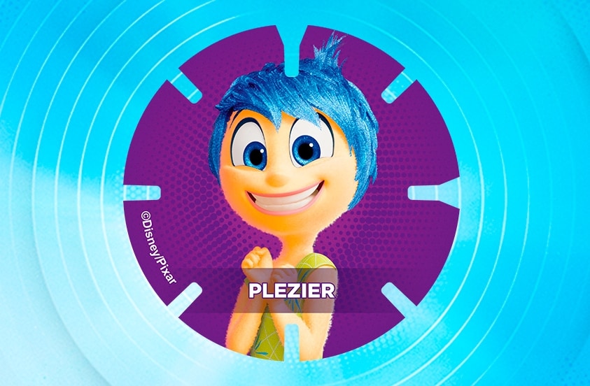 Animatie van het Disney/Pixar Inside Out-personage Joy met blauwe haren, brede glimlach en het woord "PLEZIER" in beeld.