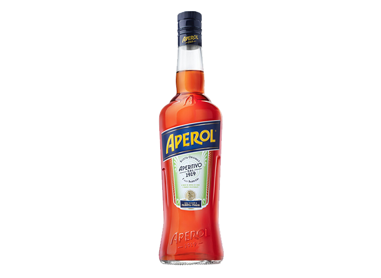Fles Aperol aperitief 700ml op een witte achtergrond
