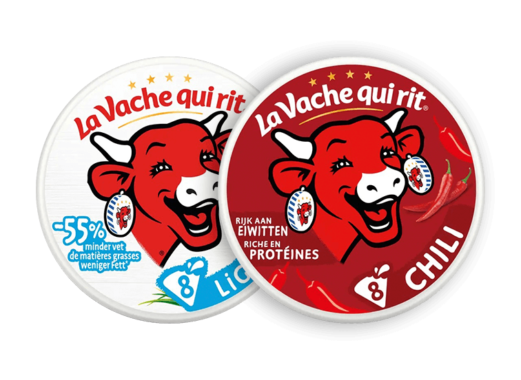 Twee ronde verpakkingen La Vache qui rit smeerkaas, één in de variant light en één in de chili smaak.