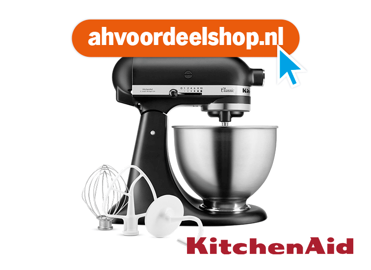 Keukenmixer van het merk KitchenAid met opzetstukken, afgebeeld met het logo van ahvoordeelshop.nl.