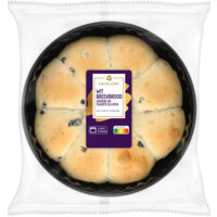 Een afbeelding van AH Excellent Wit breekbrood groene en zwarte olijven