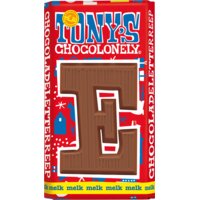 Een afbeelding van Tony's Chocolonely Melkchocolade letterreep E