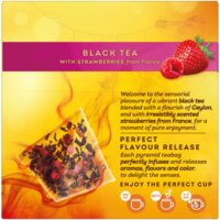 Een afbeelding van Lipton Forest fruits black tea