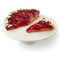 Een afbeelding van AH Kersen cheesecake vlaai half