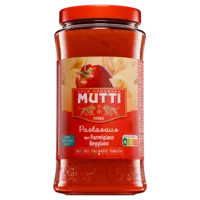 Mutti Pastasaus met parmigiano reggiano