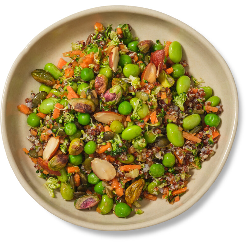 Een afbeelding van AH Terra Plantaardige kleine salade quinoa noten