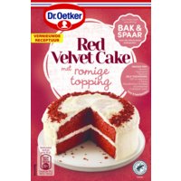 Red velvet cake met romige topping