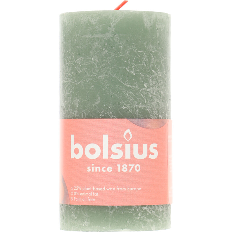 Een afbeelding van Bolsius Rustieke kaars olijfgroen 13cm