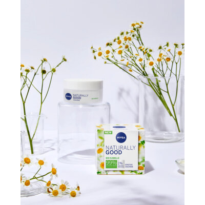 pdp-image-Nivea Naturally Good DG gev huid 50ml