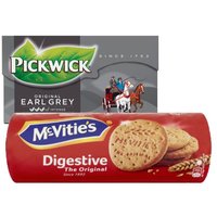 Een afbeelding van McVitie's Digestive koek & Pickwick thee