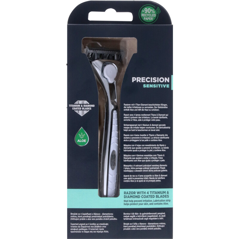 Een afbeelding van Wilkinson Sword quattro titanium razor black