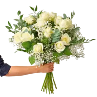 Wit rozenboeket met groen