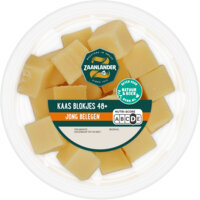 Een afbeelding van AH Zaanlander Kaasblokjes jong belegen 48+
