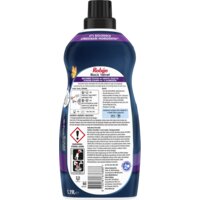 Een afbeelding van Robijn Black velvet wasmiddel voordeelfles