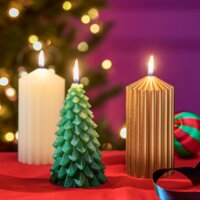 Een afbeelding van AH Excellent Vormkaars boom groen