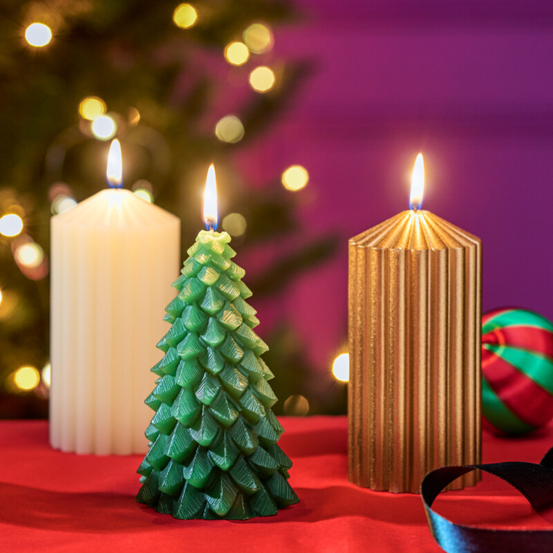 Een afbeelding van AH Excellent Vormkaars boom groen