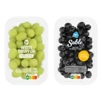 Een afbeelding van AH Witte druiven pitloos 500 gram en Sable pitloze blauwe druiven 400 gram
