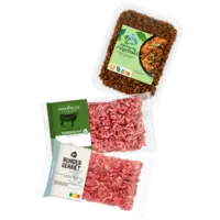 AH (Greenfields) Rundergehakt 300 gram en Alle AH Terra plantaardig rulgehakt 200 gram