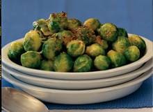 Met kaassaus - altijd goed - en in dit geval geroosterde sesamzaadjes. Smaakt een beetje nootachtig: lekker. 