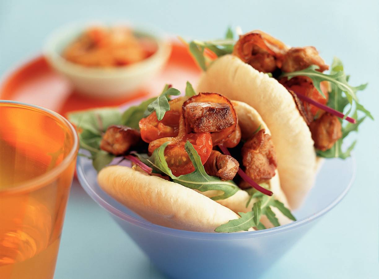 Pitabroodjes met lamsvlees en tomatenrelish