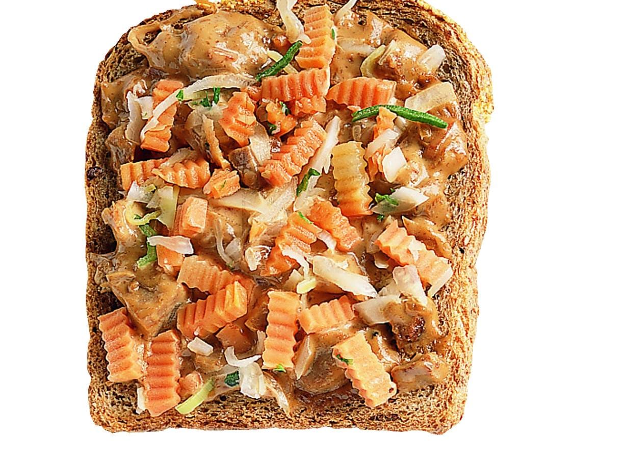 Tosti met satesalade en rauwkost