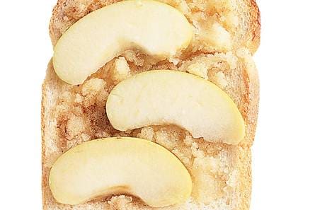 Appeltosti met amandelspijs