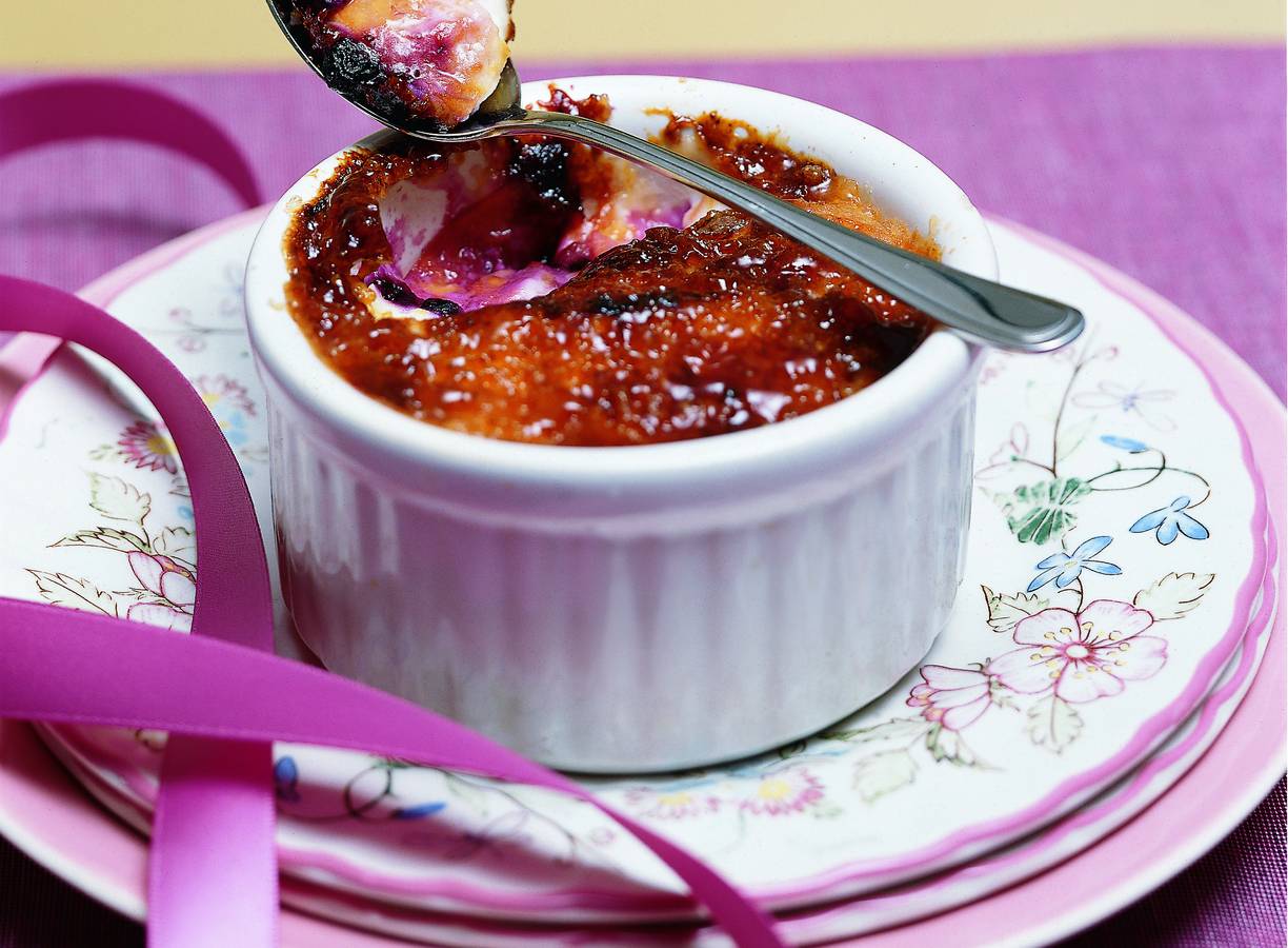 Nectarine- en yoghurt-crème brûlée