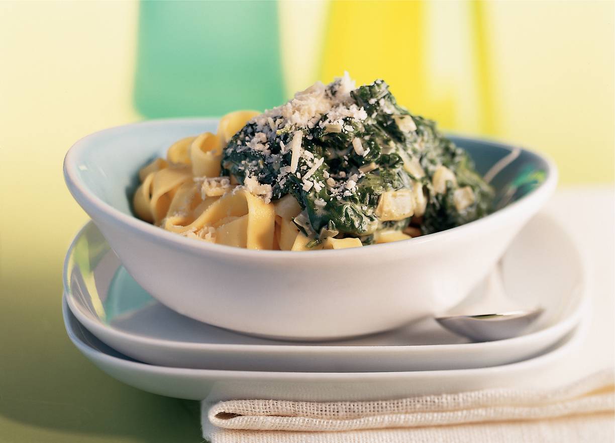 Lintpasta met lente-spinaziesaus