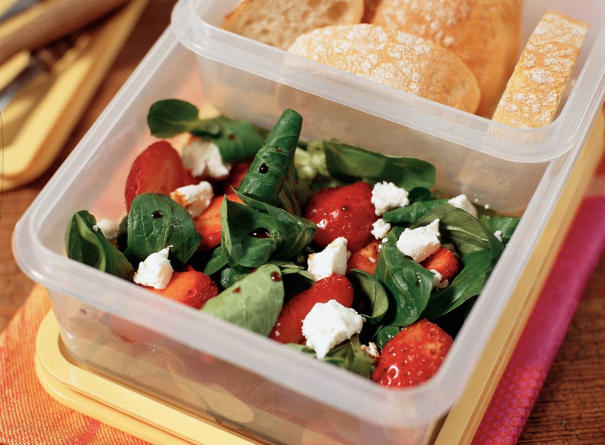 Aardbeiensalade met geitenkaas
