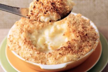 Ovenschotel van koolrabi met cashewnotenkorstje