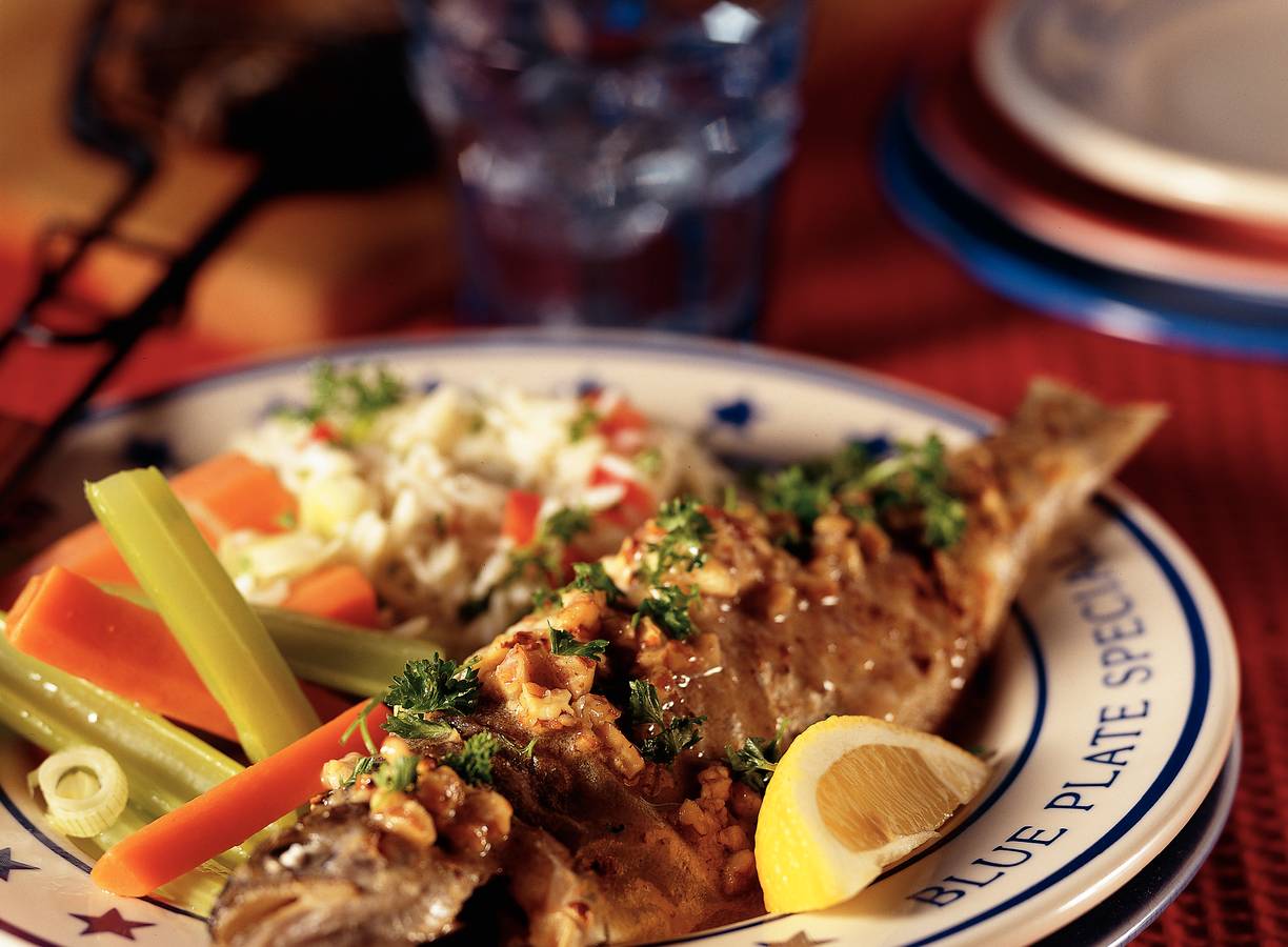 Forel met pecannotenboter