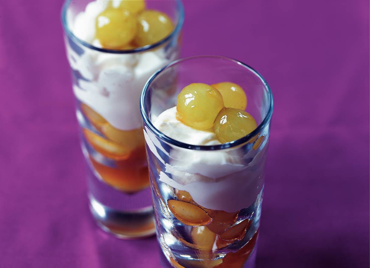 Druiven in karamel met roomyoghurt