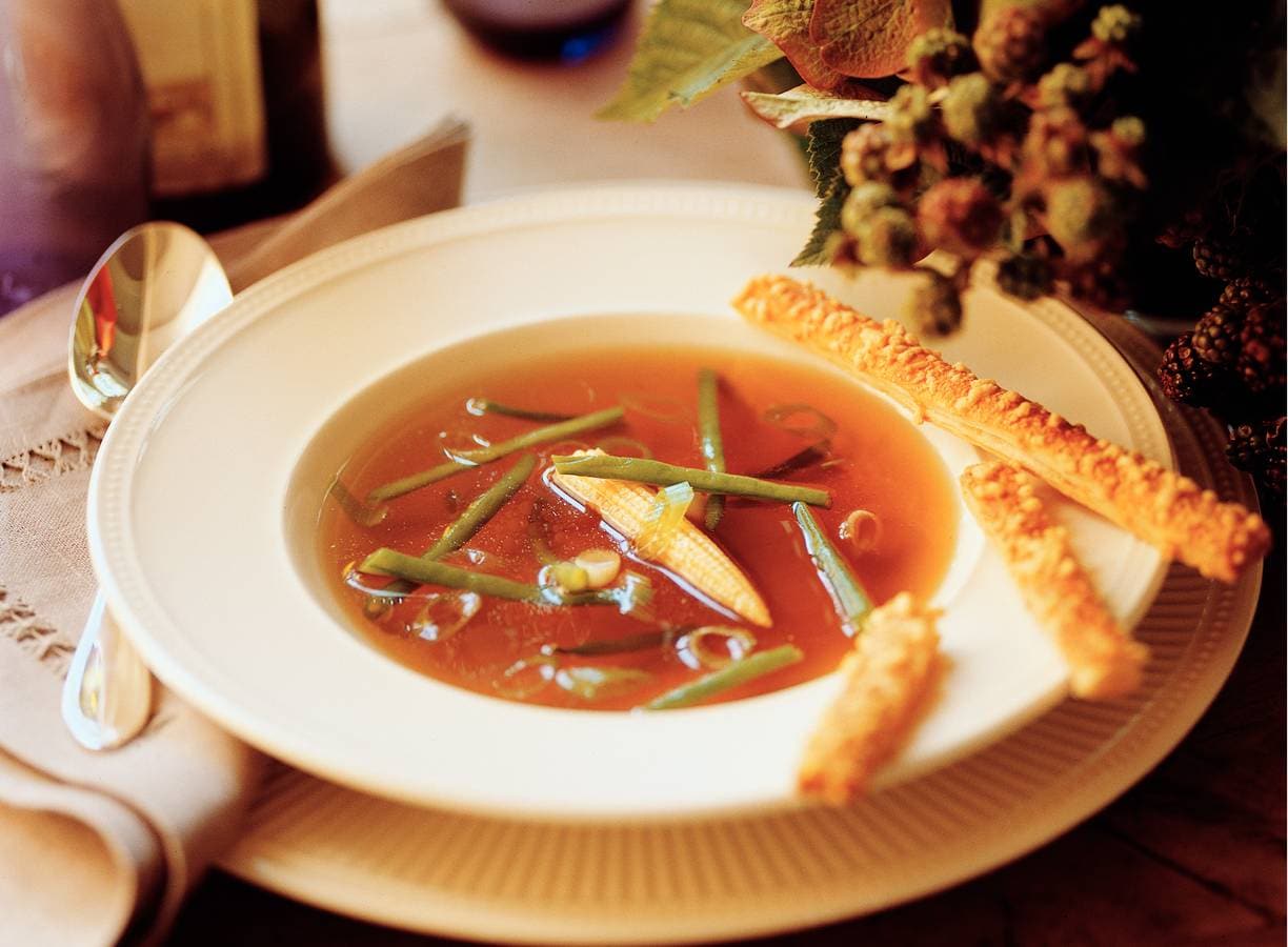 Wildbouillon met fijne groenten