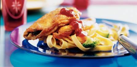 Saltimbocca van kalkoenschnitzel met jus van cranberry's