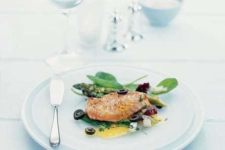 Zalmhaas met romige sinaasappelsaus