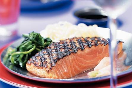 Gegrilde zalm met spinazie
