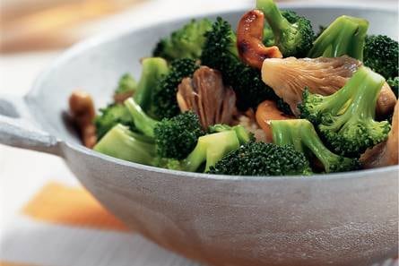 Geroerbakte broccoli en oesterzwammen