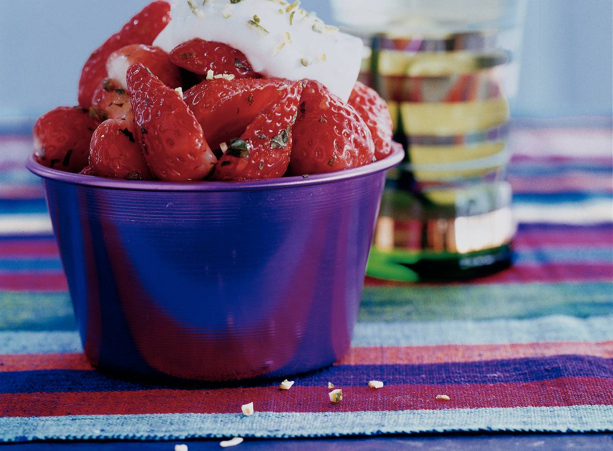 Gemarineerde aardbeien met limoenmascarpone