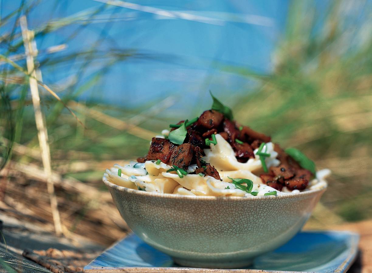 Romige pasta met pittige roerbakstukjes