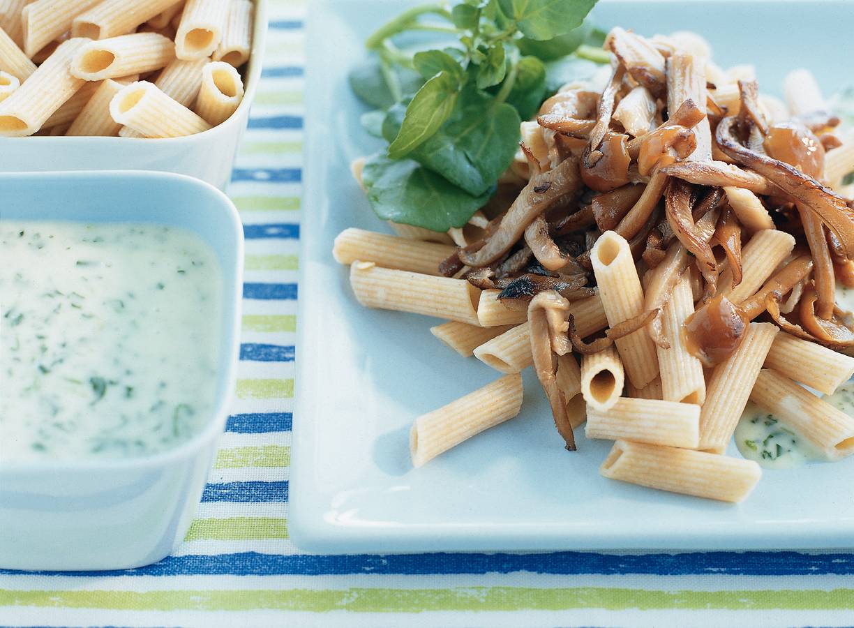 Penne rigate met waterkerssaus en gebakken paddestoelen