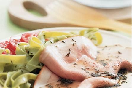 Varkensfricandeau met tijmjus en tagliatelle