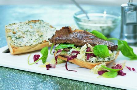 Ciabatta met pesto-ricotta en entrecote