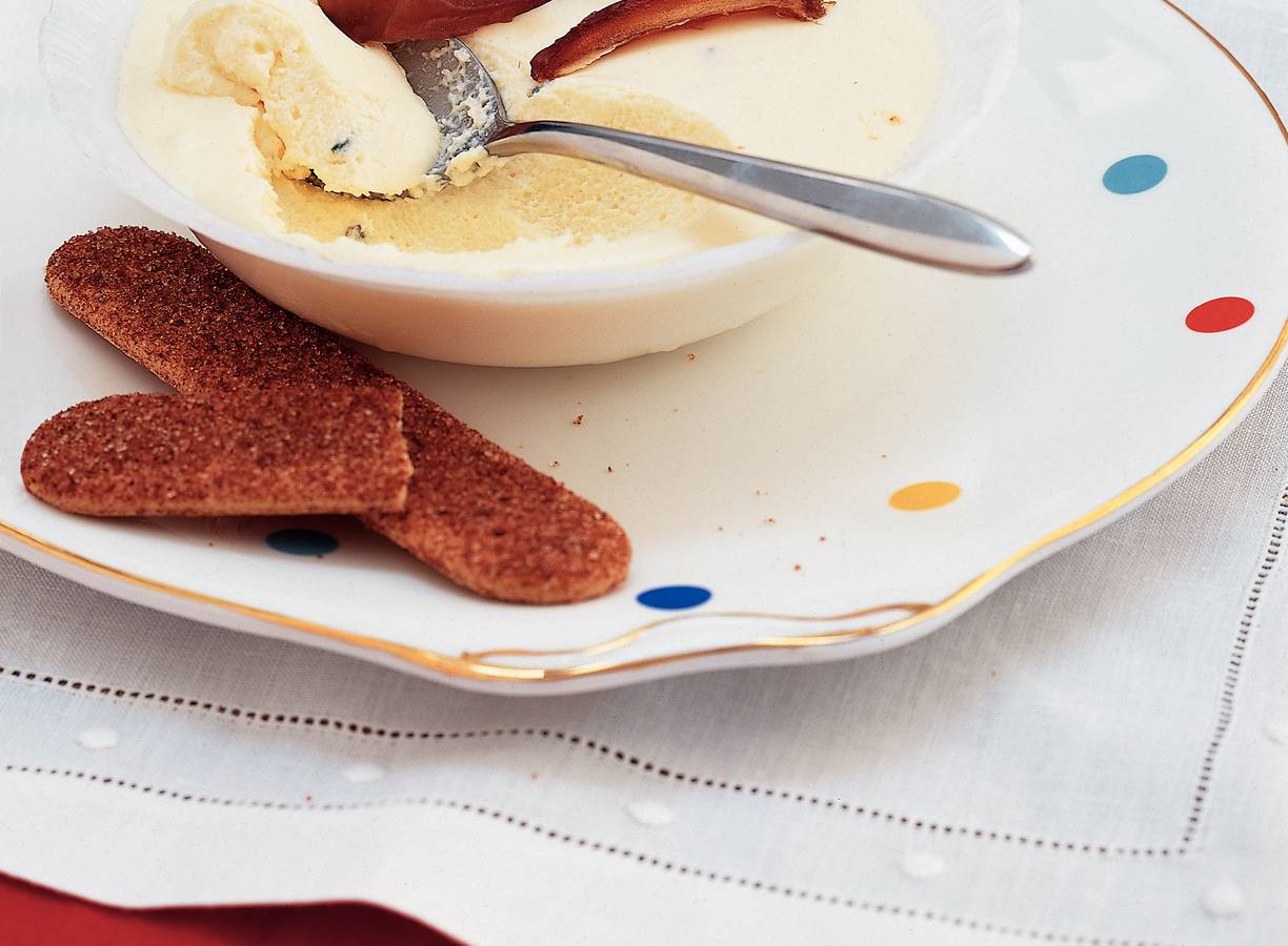 Honingmousse met rozemarijn en dadels